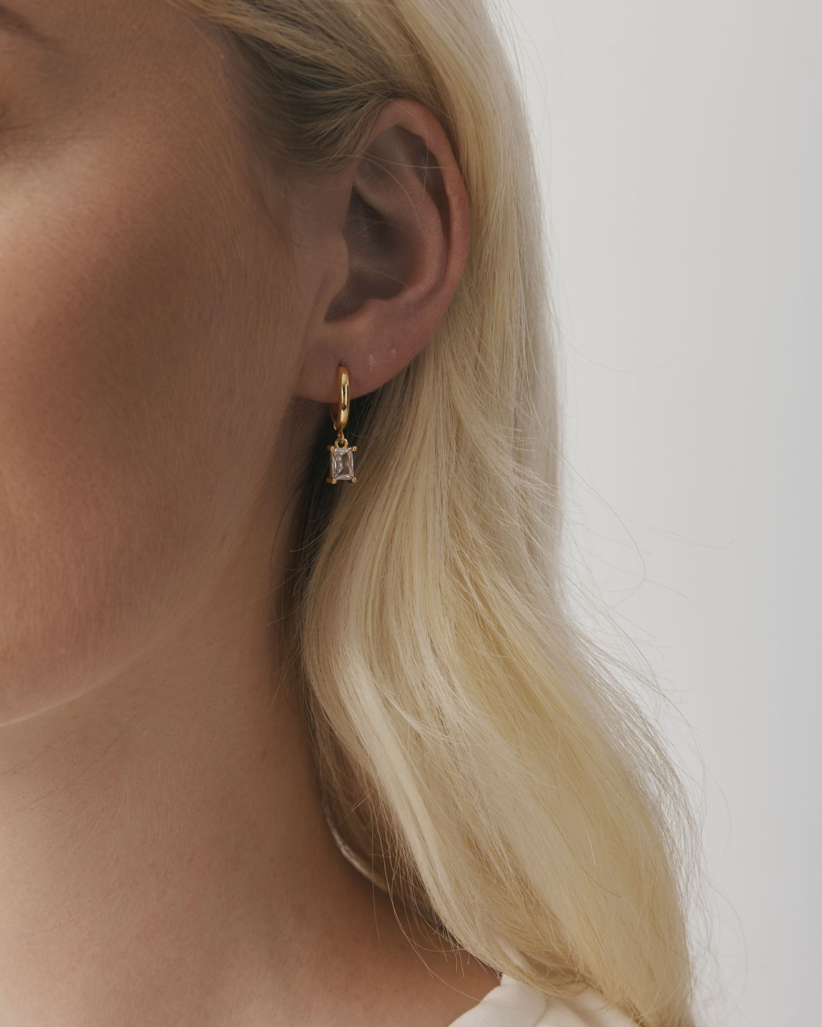 Arina Earrings - Diamante