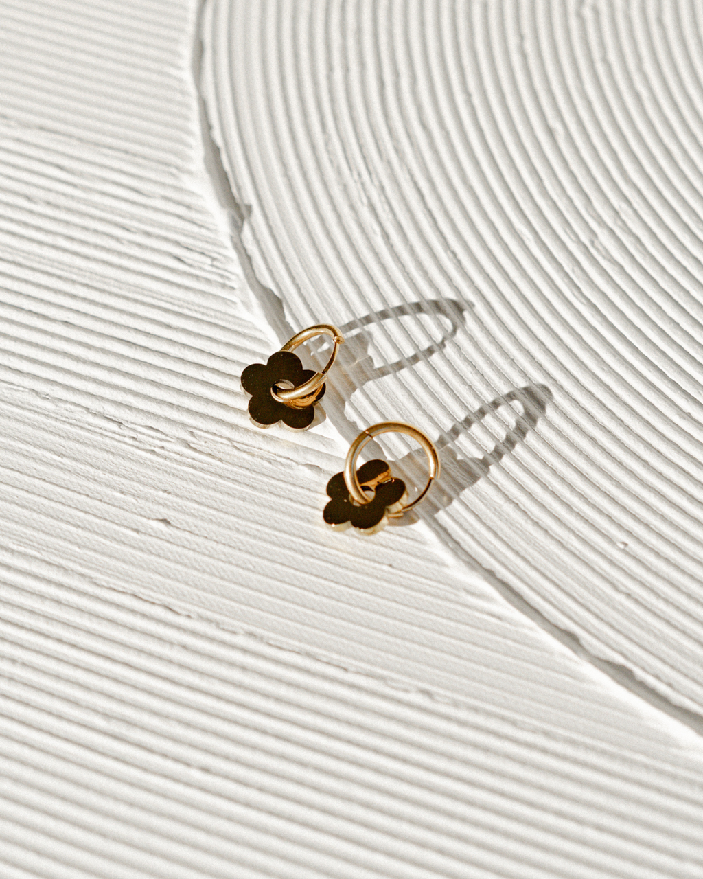 Daisy Earrings - Gold