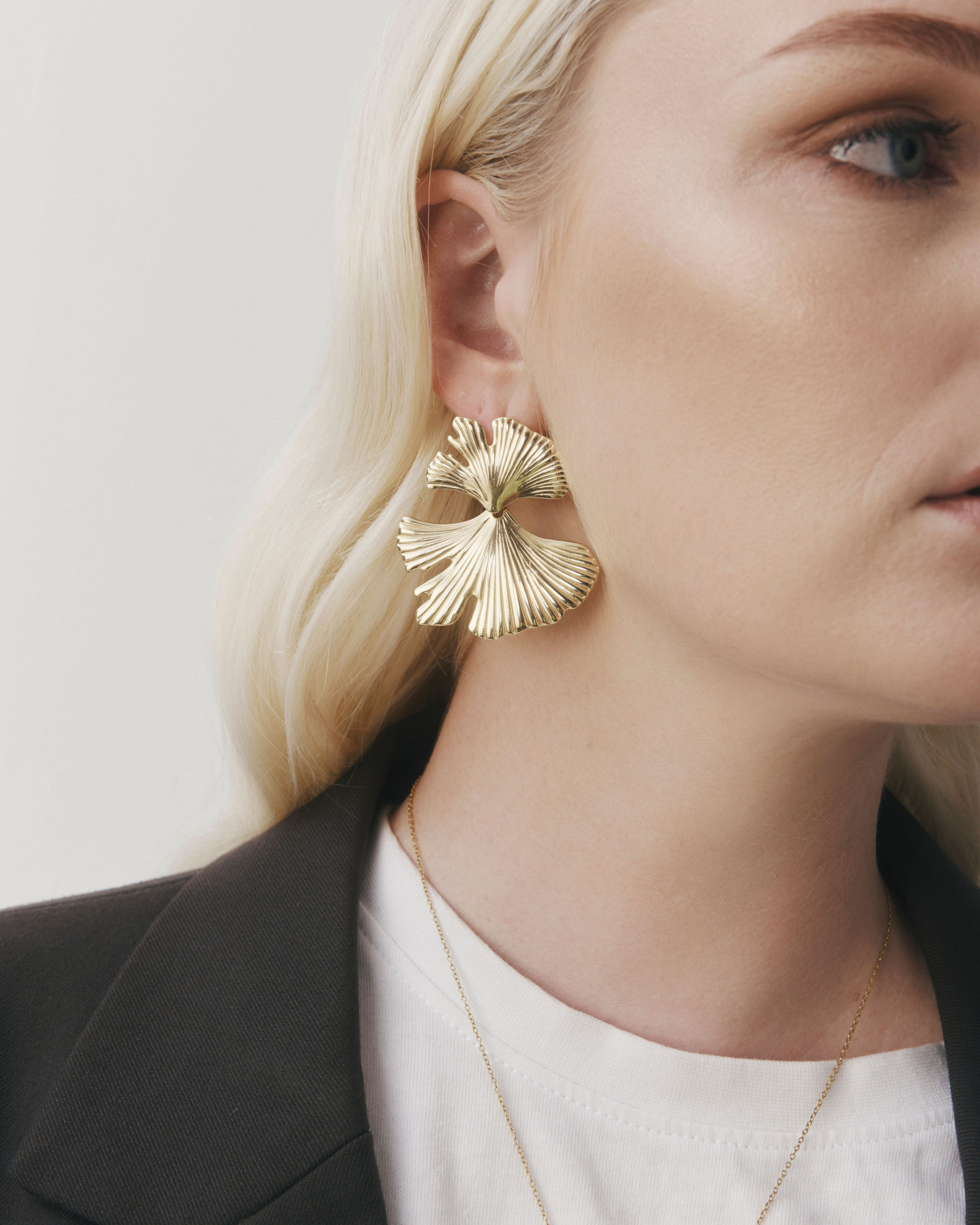 Muse Earrings - Gold