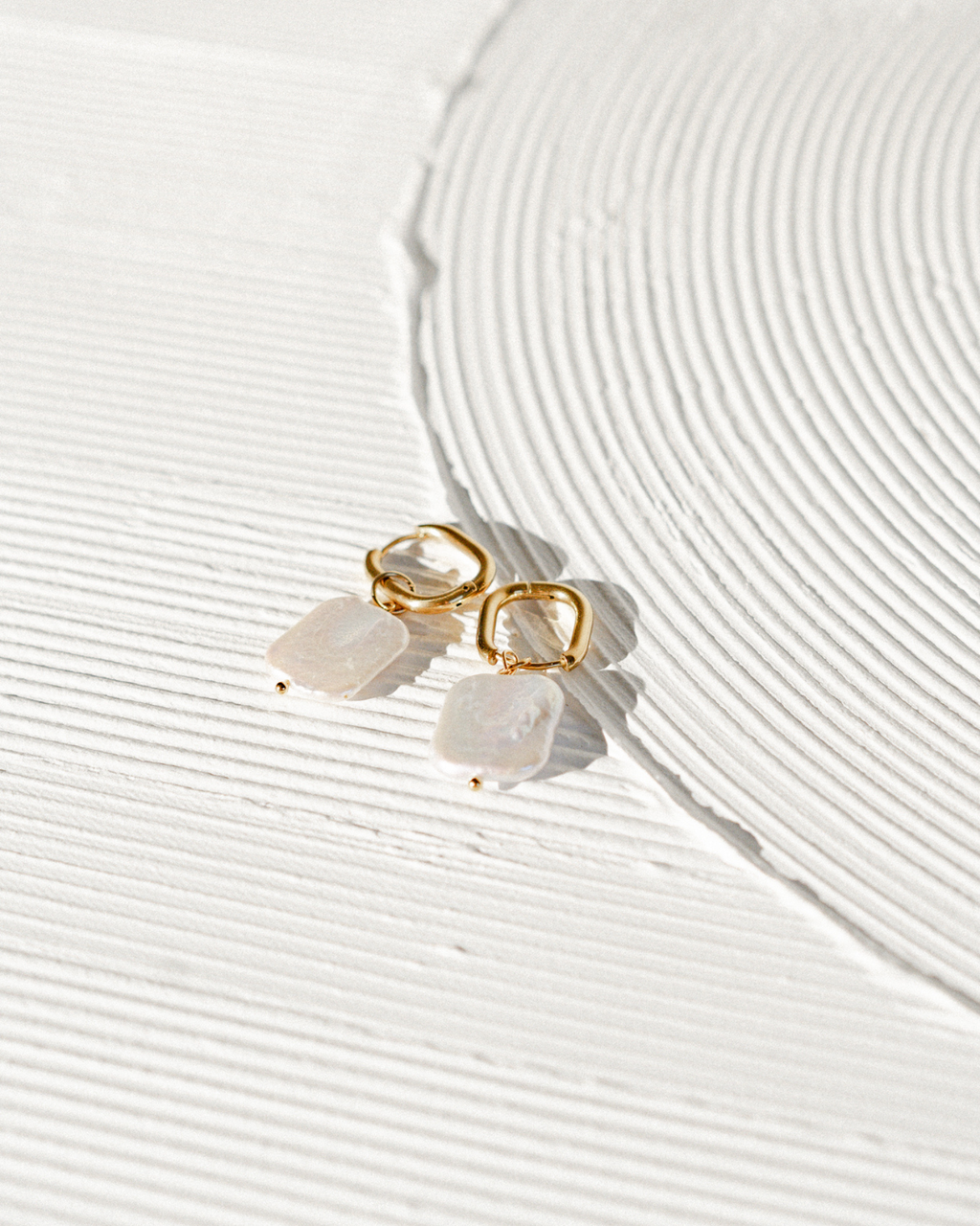 Nina Earrings - Pearl